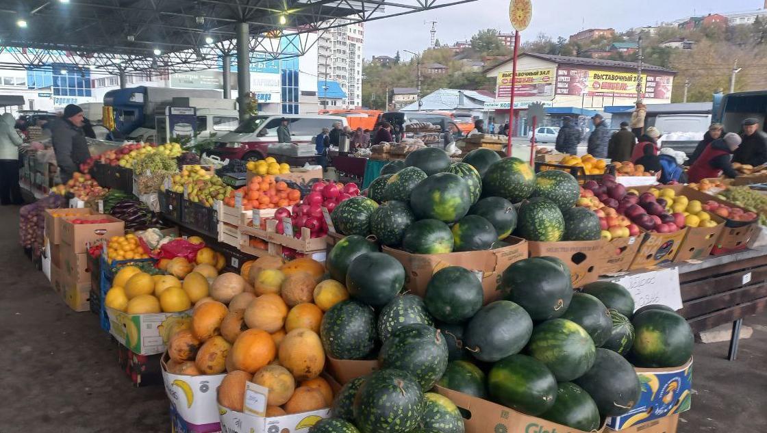 В Курской области за год оборот торговли продуктами питания вырос на 3,1%