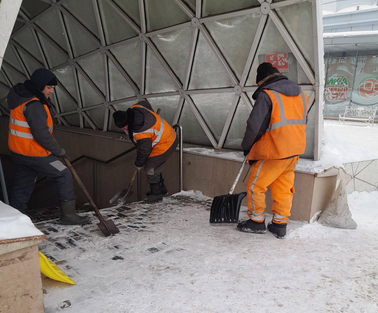 Глава Курска поблагодарил работников коммунальных служб за поддержание чистоты