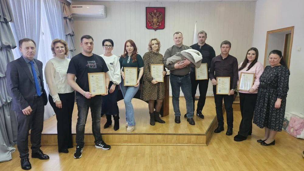 В управлении ЗАГС Администрации Железнодорожного округа Курска  состоялась  церемония имянаречения семи новорожденных