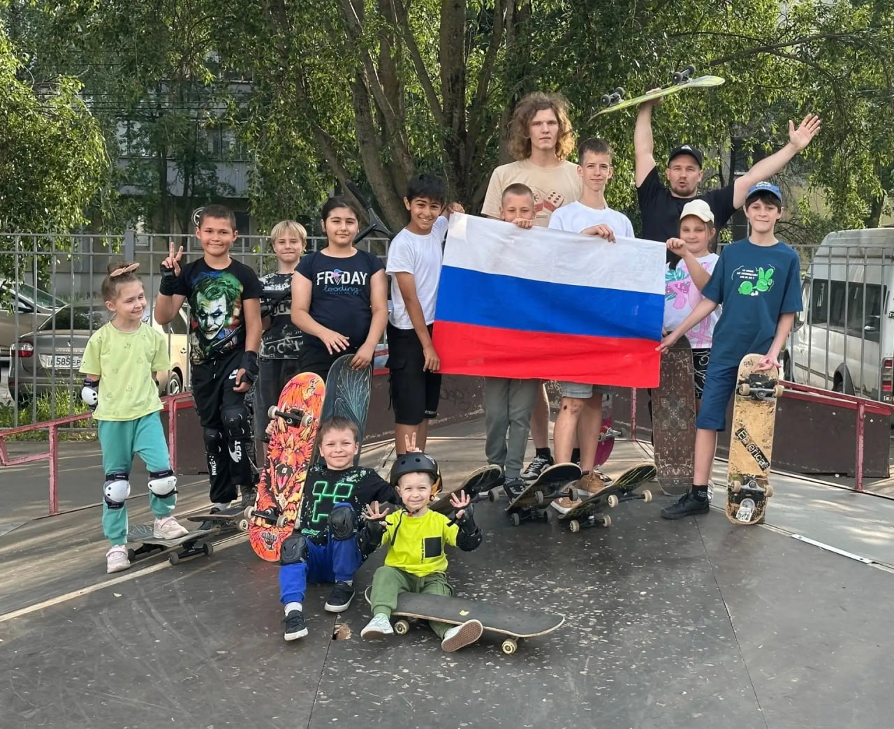 В Курске в скейт-парке  «Гелиос» продолжаются уроки школы катания на скейтборде