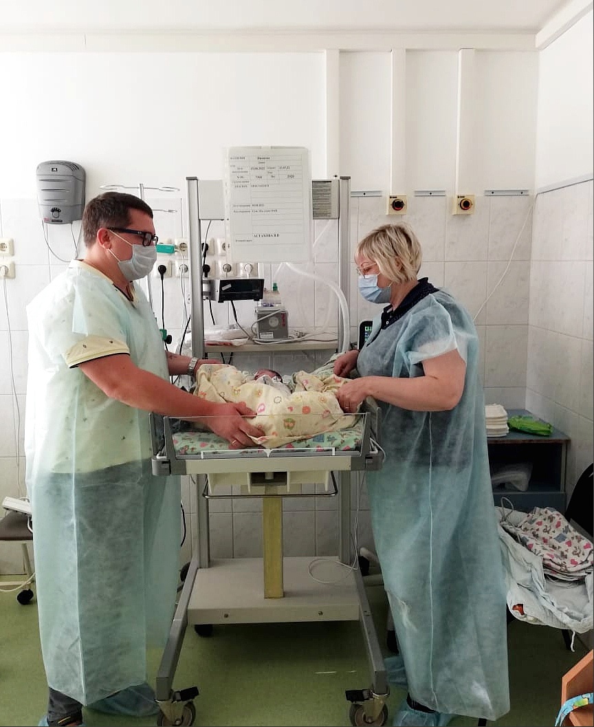 Прооперированную в Москве новорожденную курянку привезли домой