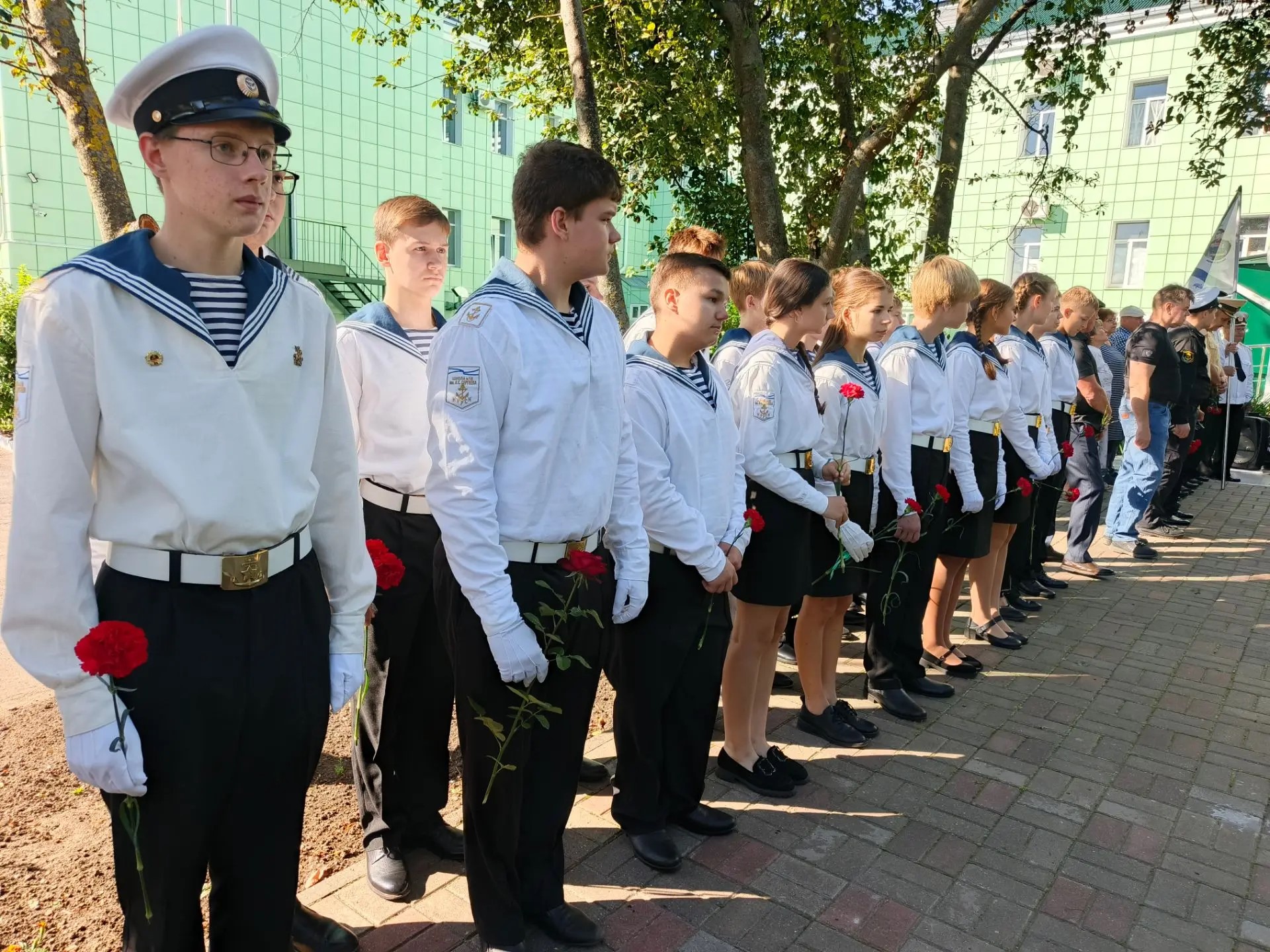 Курск помнит подвиг экипажа АПРК «Курск»
