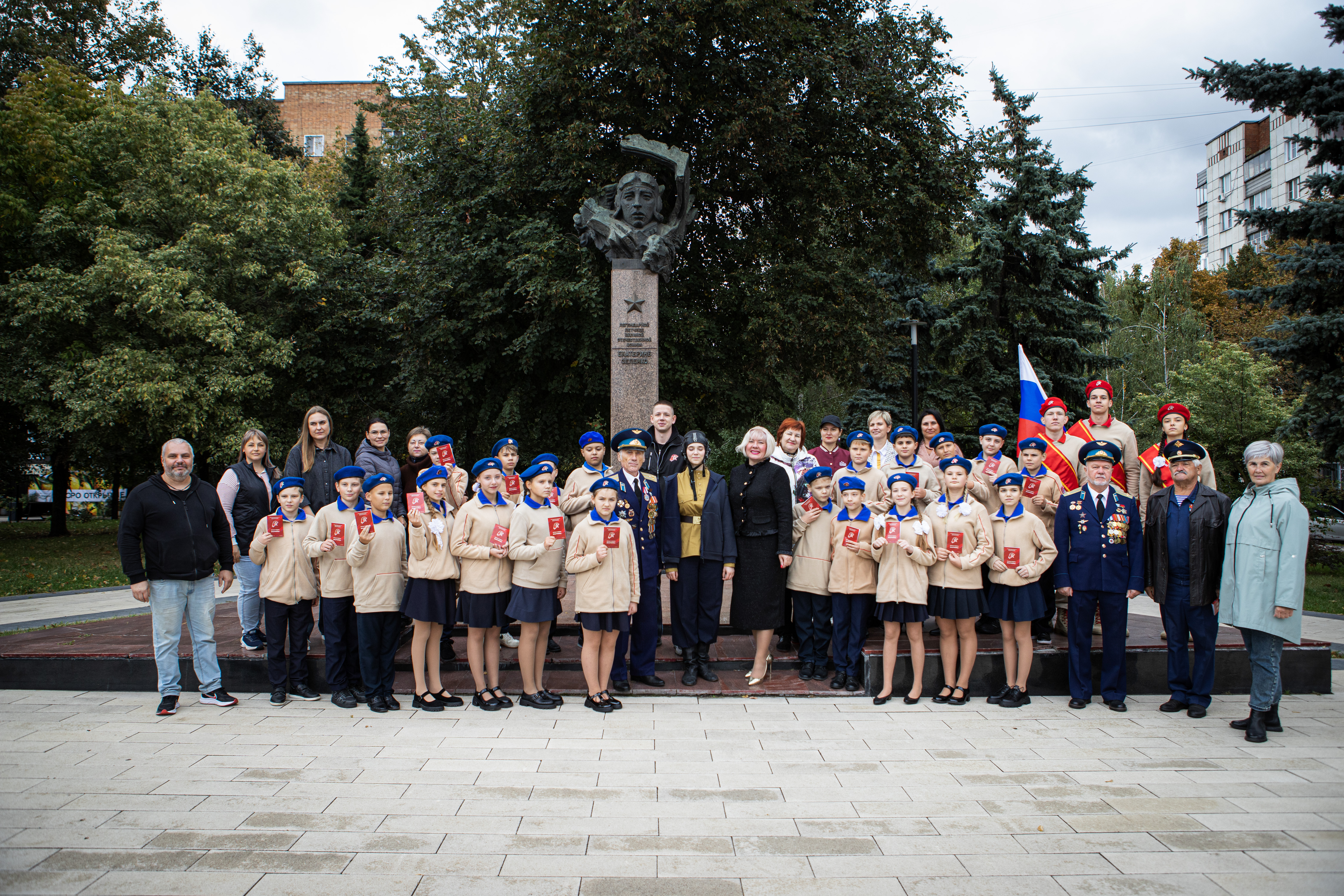 Курских школьников посвятили в юнармейцы 