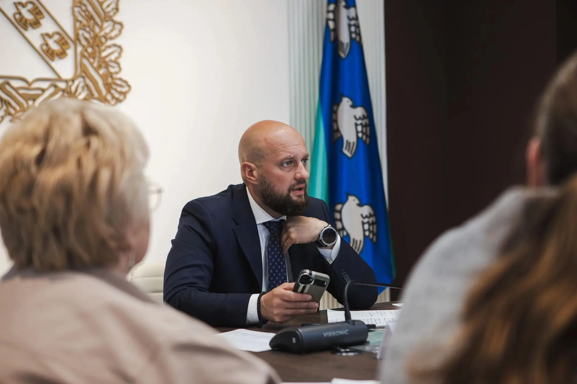 Глава города Курска  поручил проверить состояние скверов, парков и остановок