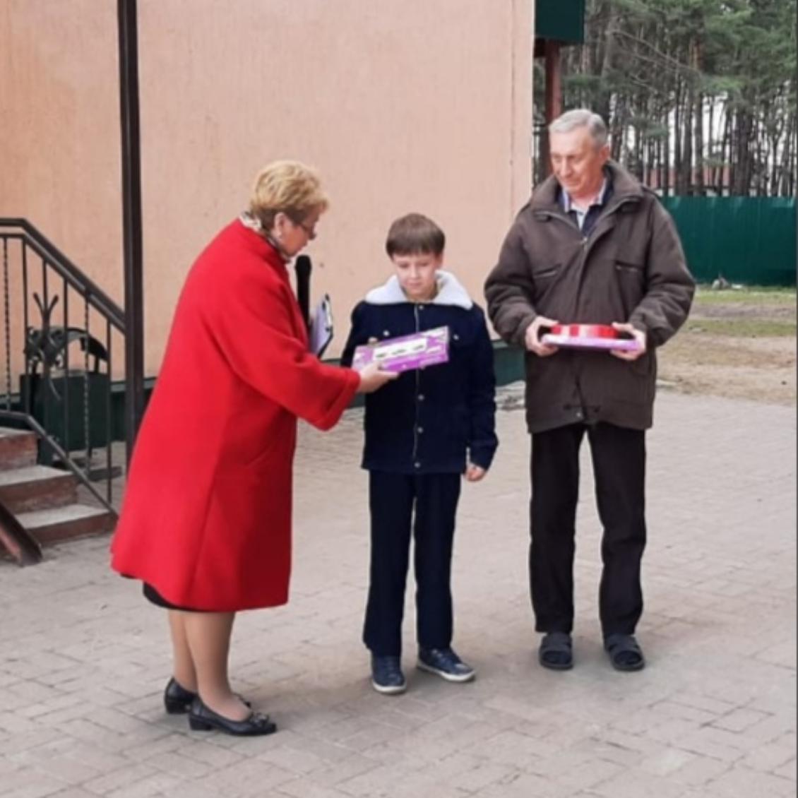 Курские библиотекари поздравили с праздниками беженцев из ДНР
