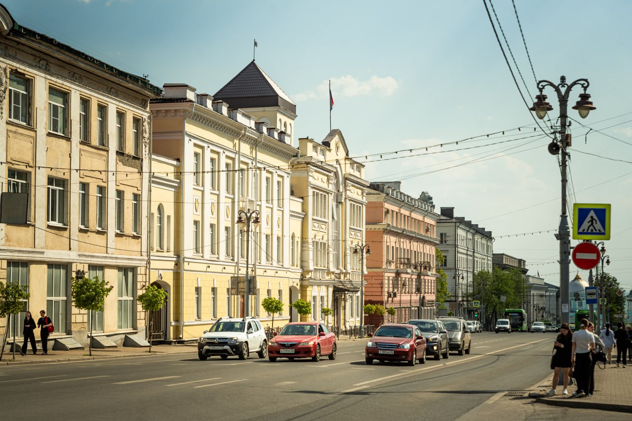 Семь педагогов из Курска получат в День учителя по 200 тысяч рублей