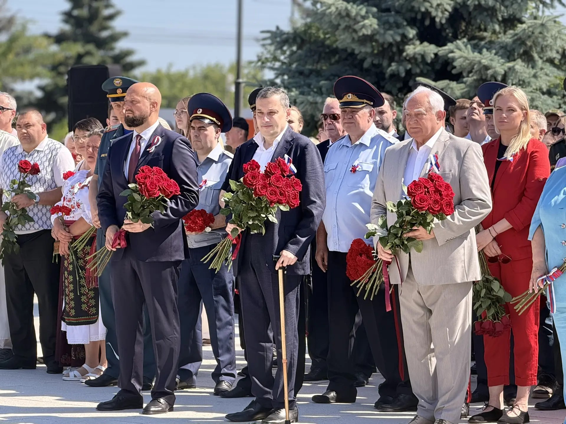 Куряне возложили цветы на мемориальном комплексе «Курская дуга»