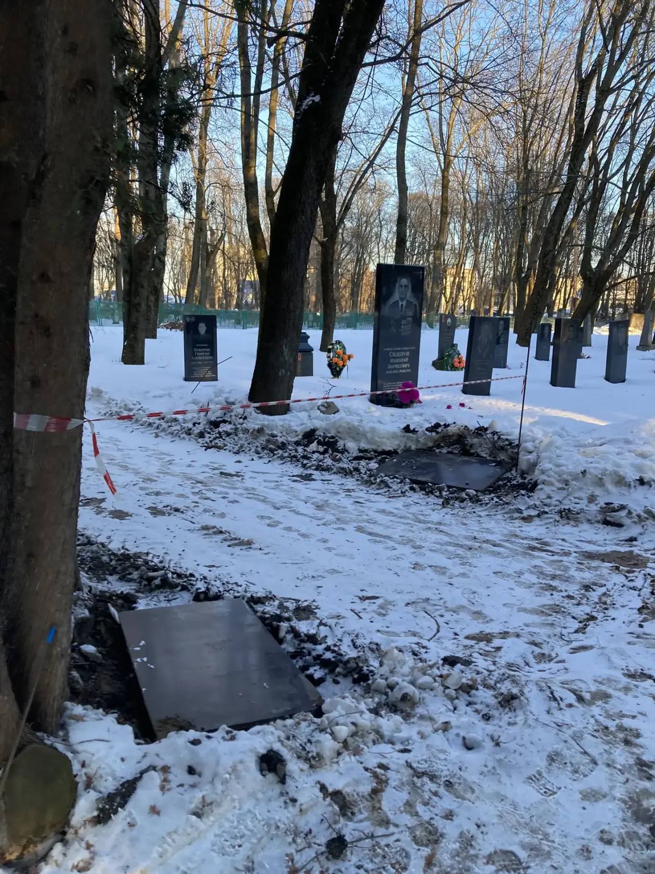  В Курске  техника повредила могилы участников Великой Отечественной войны