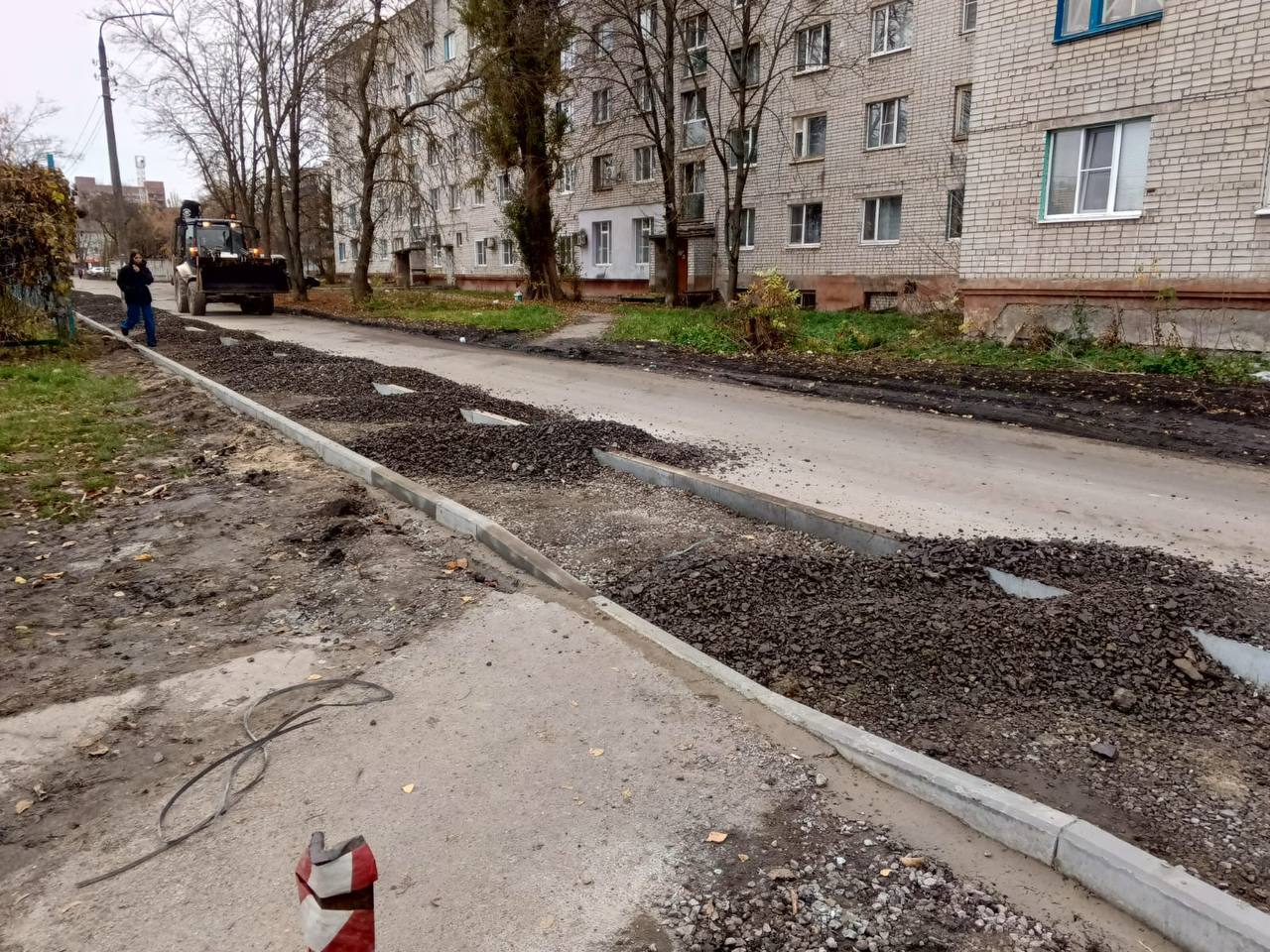 ﻿Сотрудники окружных администраций за неделю осуществили 57 выездов по проблемным вопросам курян