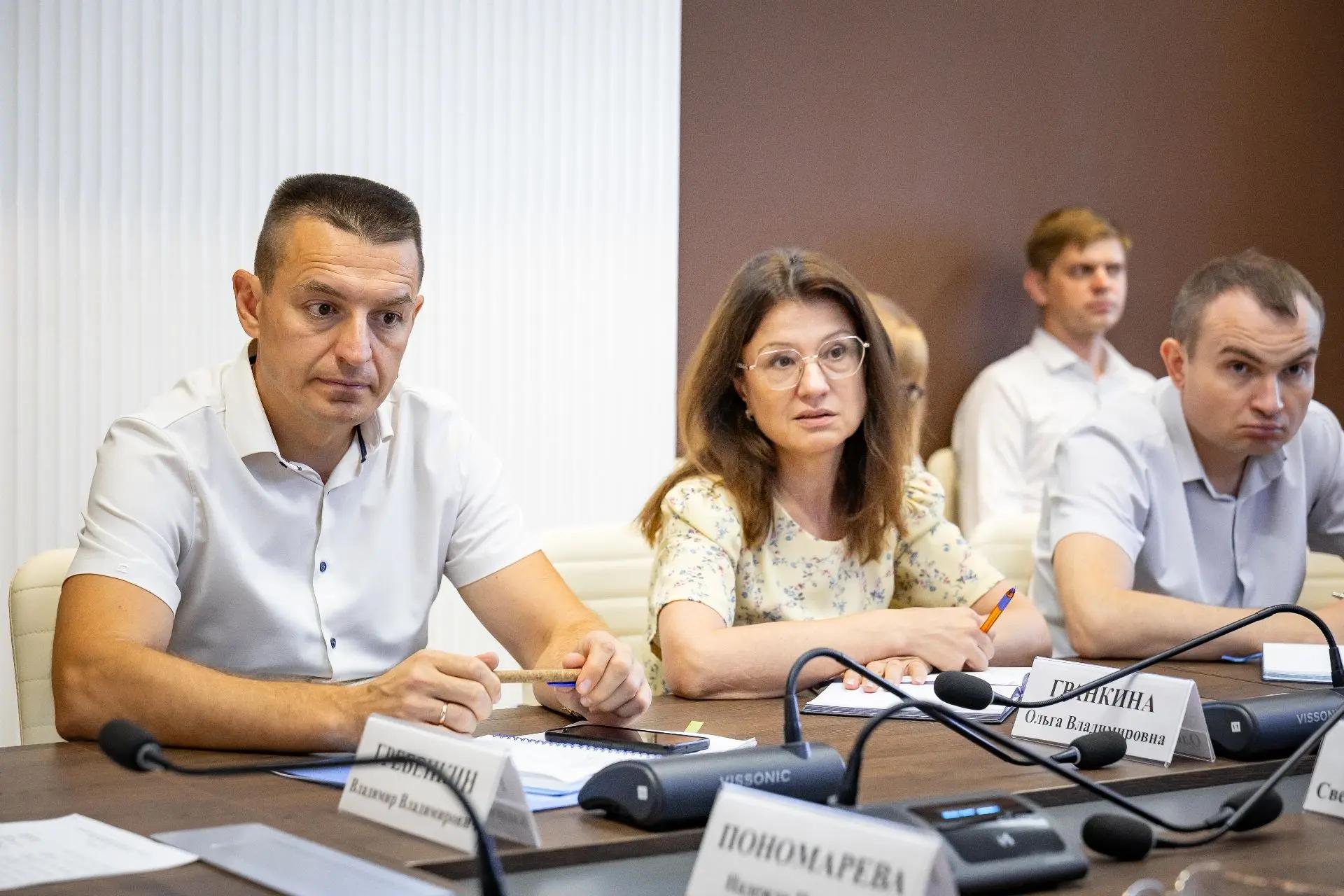 В Курске до 1 сентября проверят подъездные пути к школам и детским садам