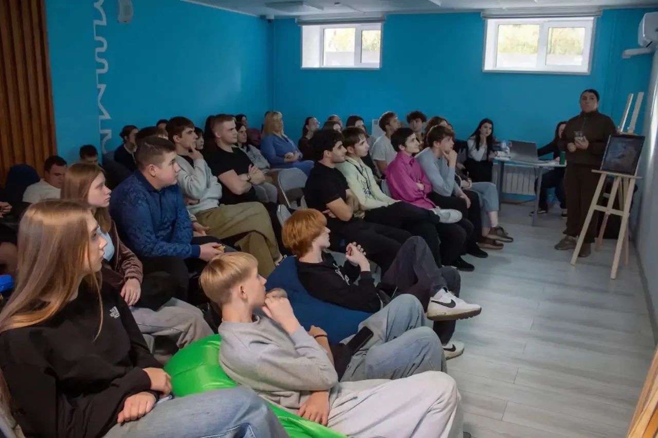 Курские учащиеся поучаствовали в интерактивном занятии о здоровом образе жизни «Слагаемые ЗОЖ»