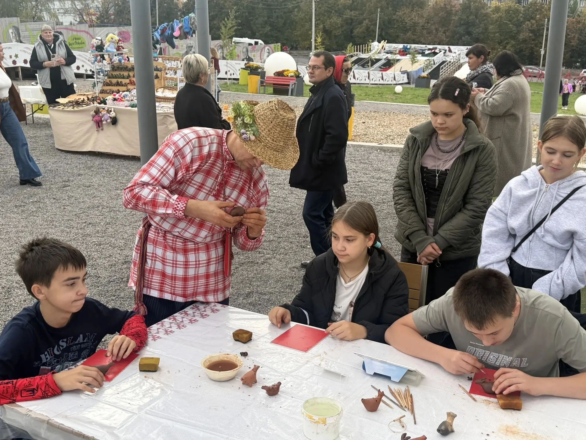 На Курской полугоре стартовал открытый городской фестиваль «Казацкая слобода»