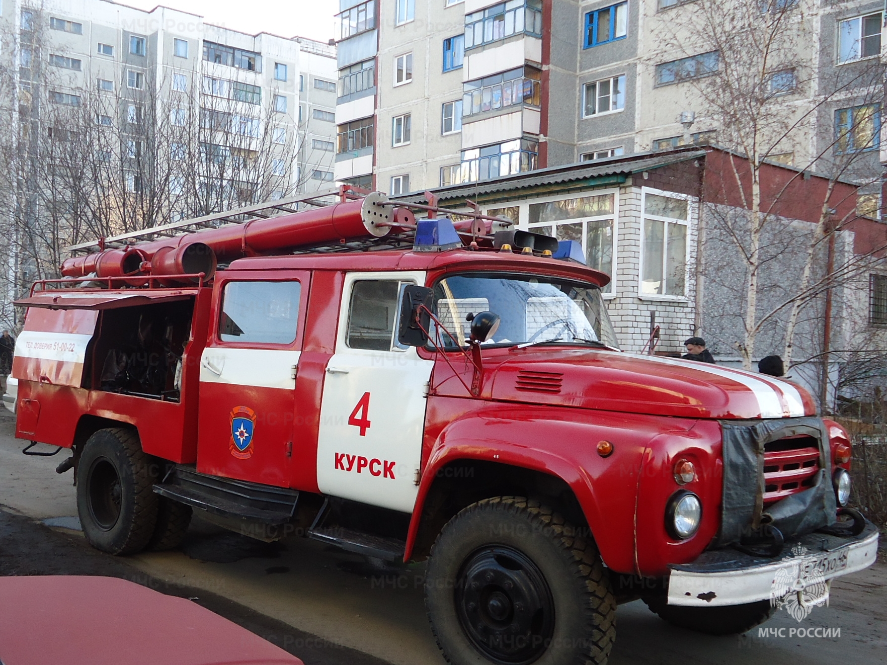 В центре Курска горел пол на втором этаже здания