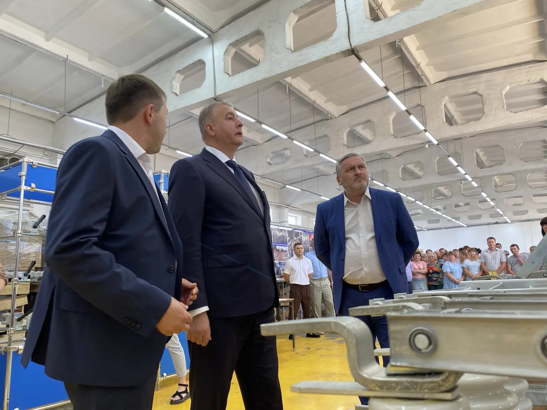 Заместитель губернатора Курской области посетил временную производственную площадку Кореневского завода 