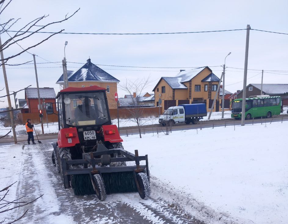 Днем в уборке Курска будут задействованы 69 человек и 56 единиц спецтехники