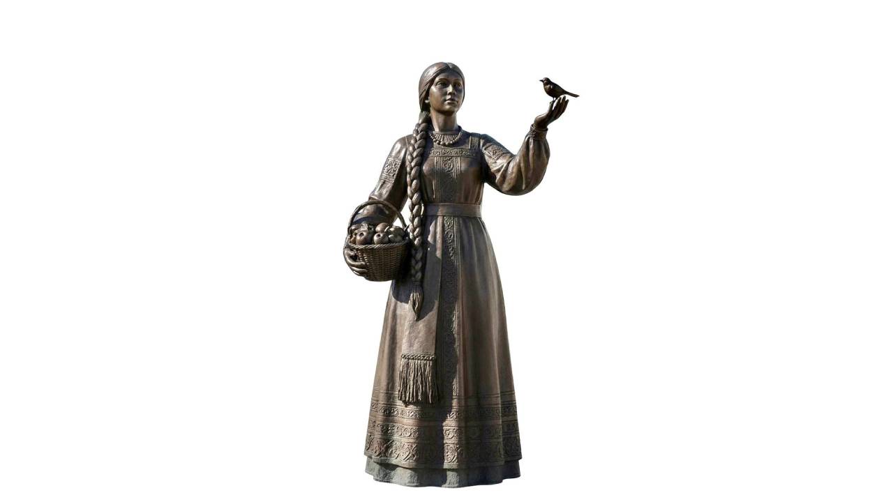 Варианты скульптуры «Куряночки» расширили