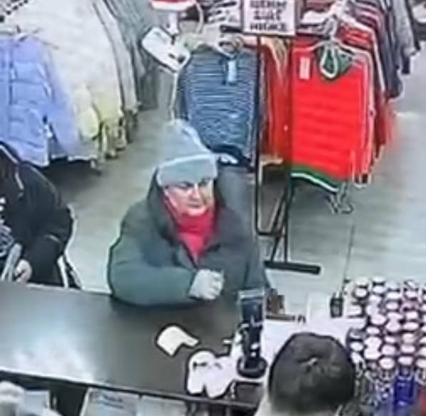 Полиция Курска устанавливает личность подозреваемой в краже денег