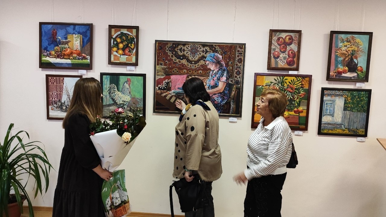 Художница Олеся Волжина проводит выставку картин в Курске