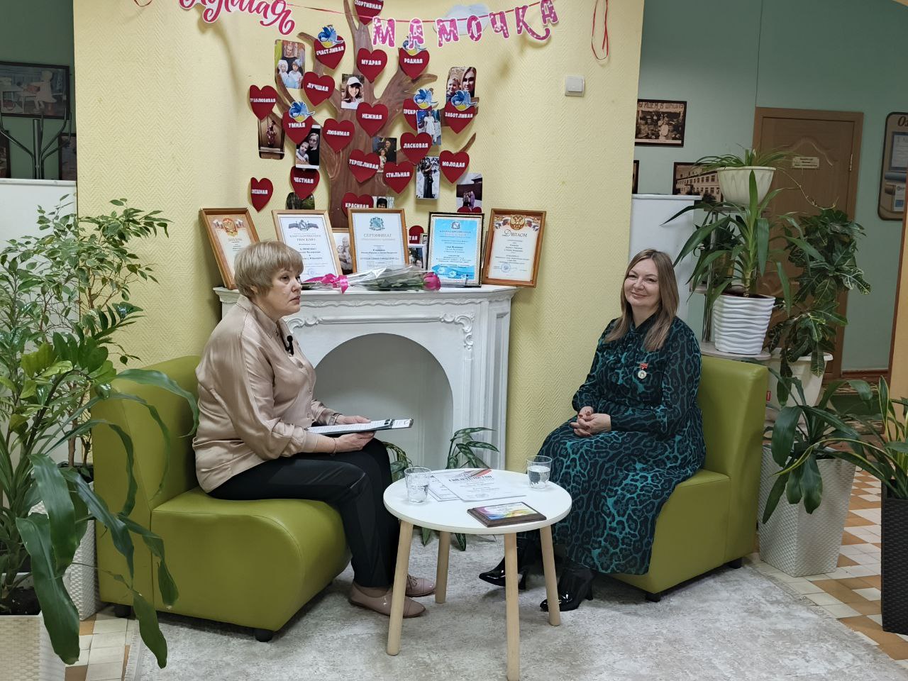 Своим опытом поделилась удостоенная нагрудного знака «За заслуги в воспитании детей» курянка