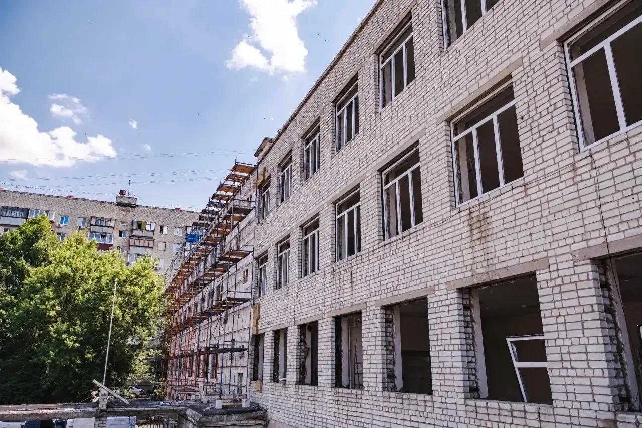 В Курске обновляют фасады школ №14, 27, 28 и 31