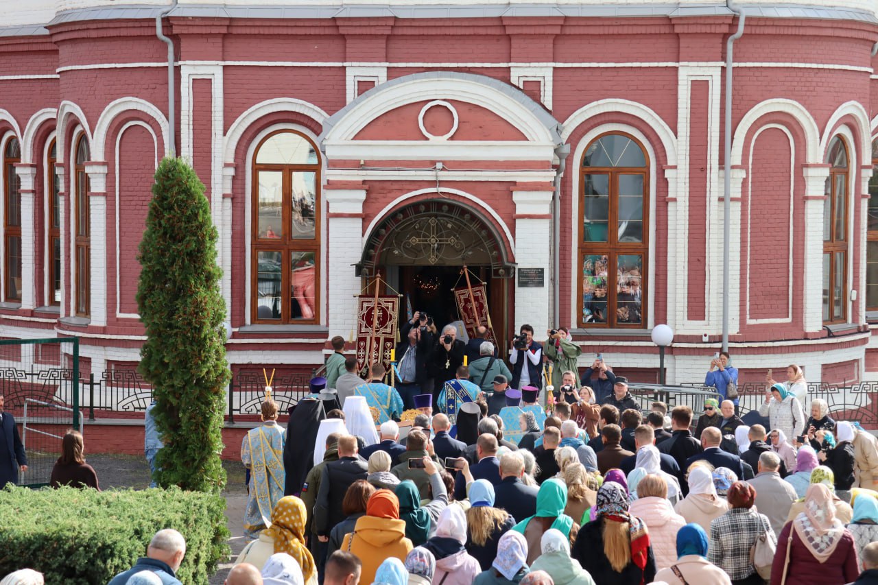 Икону Божией Матери «Знамение» Курская Коренная доставили в Курск