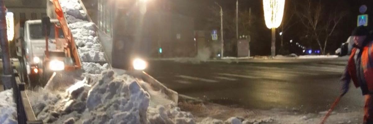 На улицах Курска ночью работали 59 единиц снегоуборочной техники 