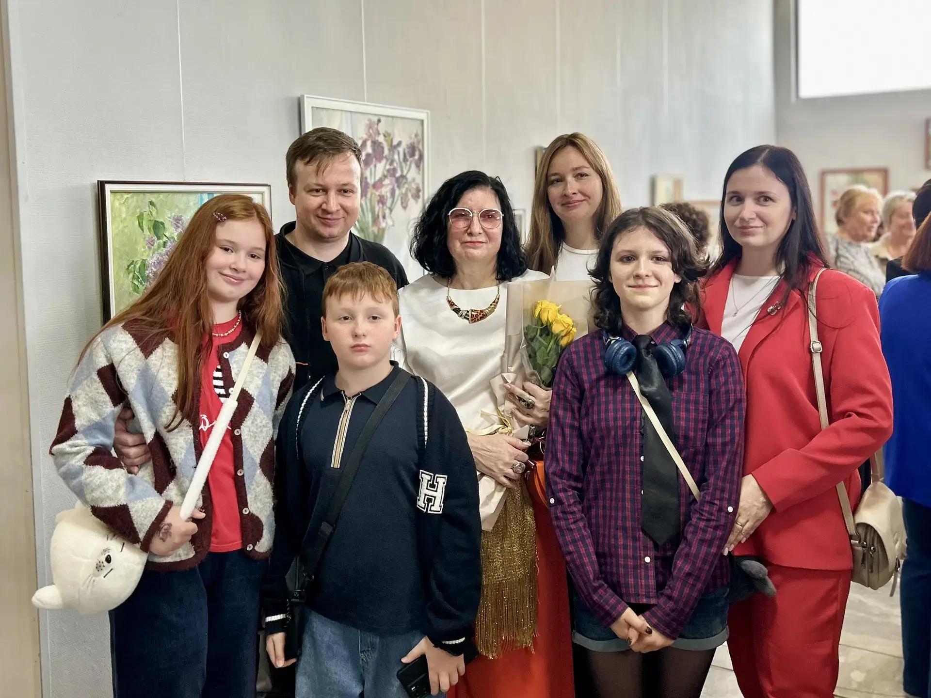 В Курске открыли выставку «Мой мир» художницы Веры Мазаевой