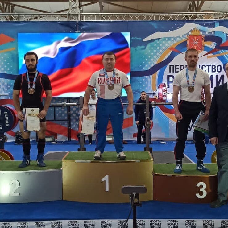 Курянин завоевал «серебро» на чемпионате России по пауэрлифтингу