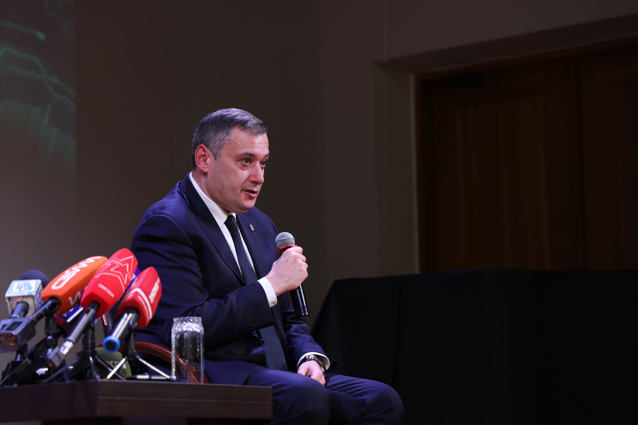 Курский губернатор призвал представителей власти не удалять комментарии в соцсетях