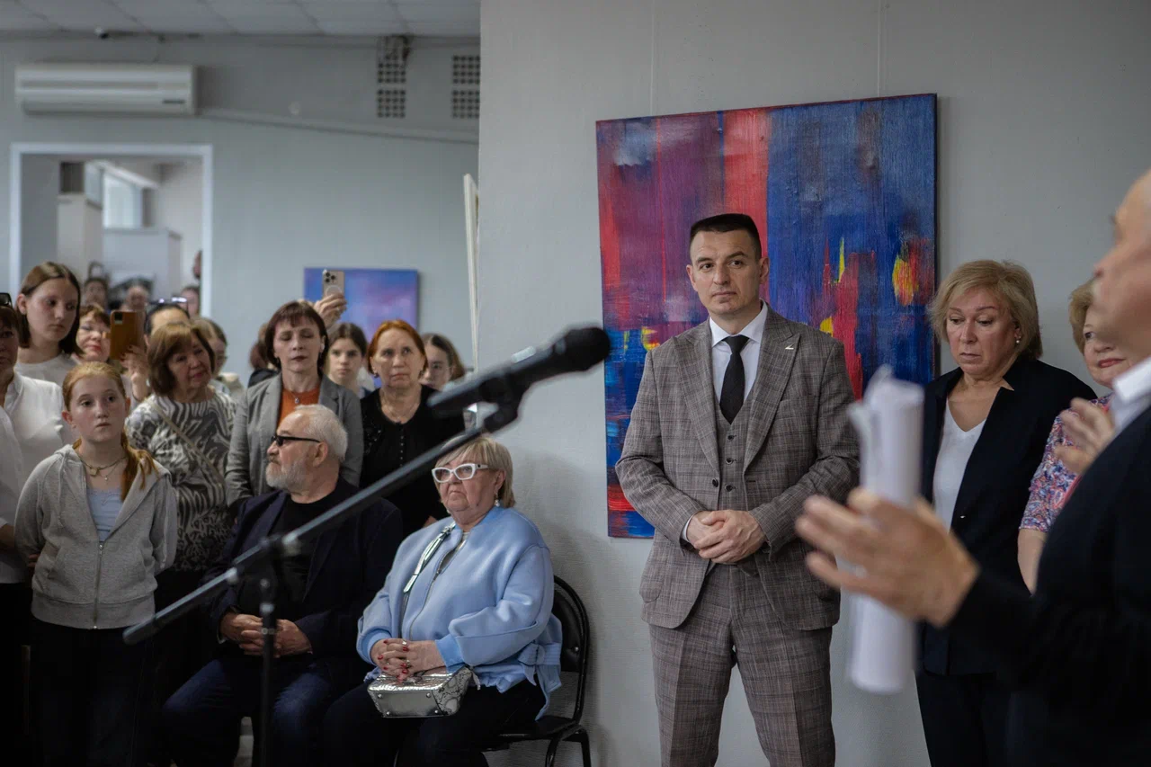 В Курске открылась выставка памяти художника Олега Радина  