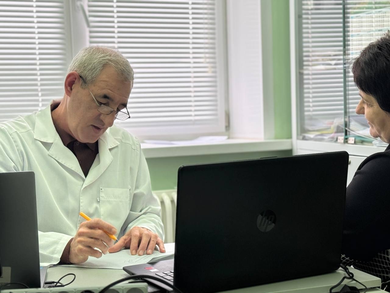 Онкологи из Курска провели консультативный приём жителей Фатежского района