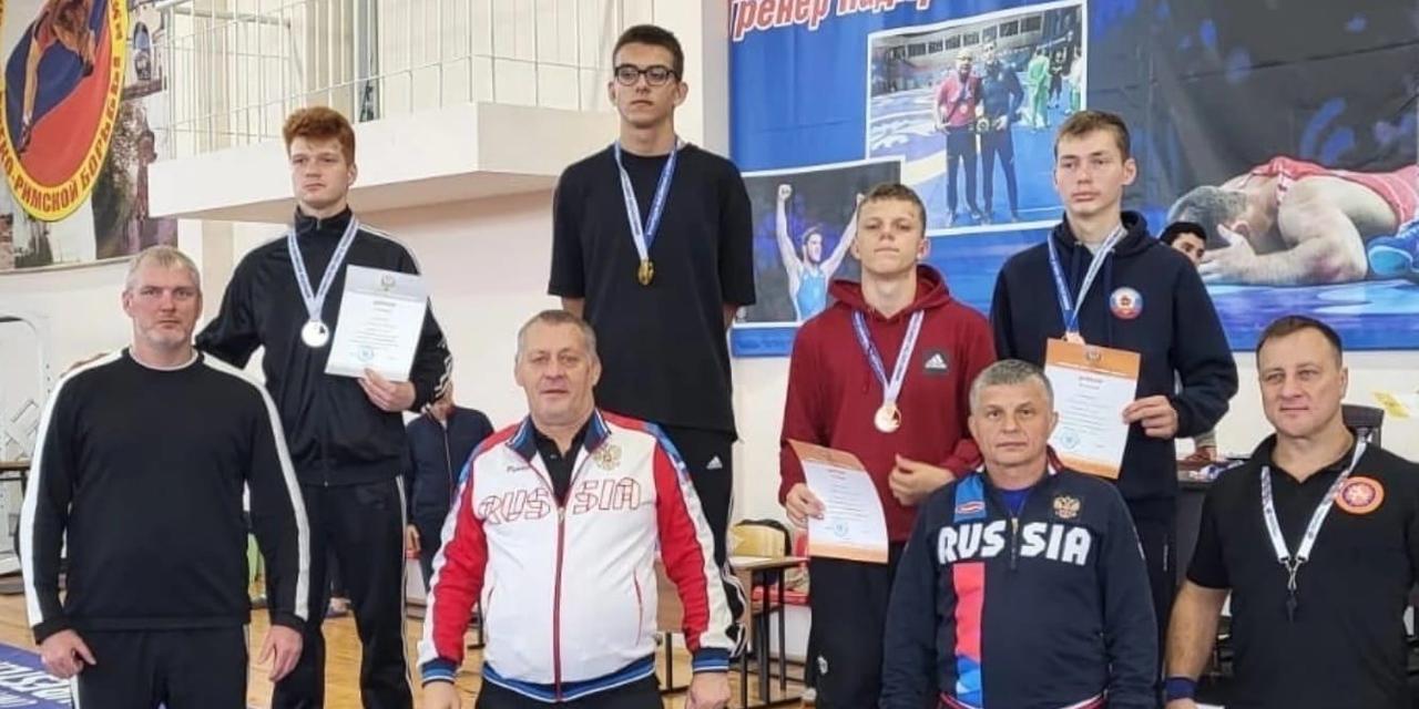 Курянин завоевал «золото» на первенстве России по греко-римской борьбе