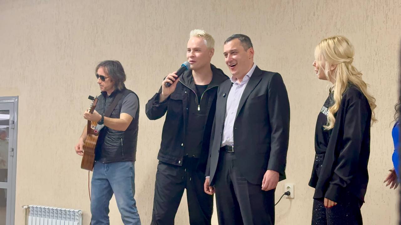 Для курских переселенцев выступил Shaman