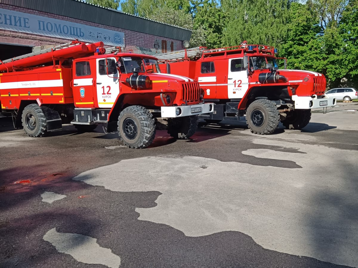 Пожар в жилом доме Курского района ликвидировали 12 спасателей МЧС России