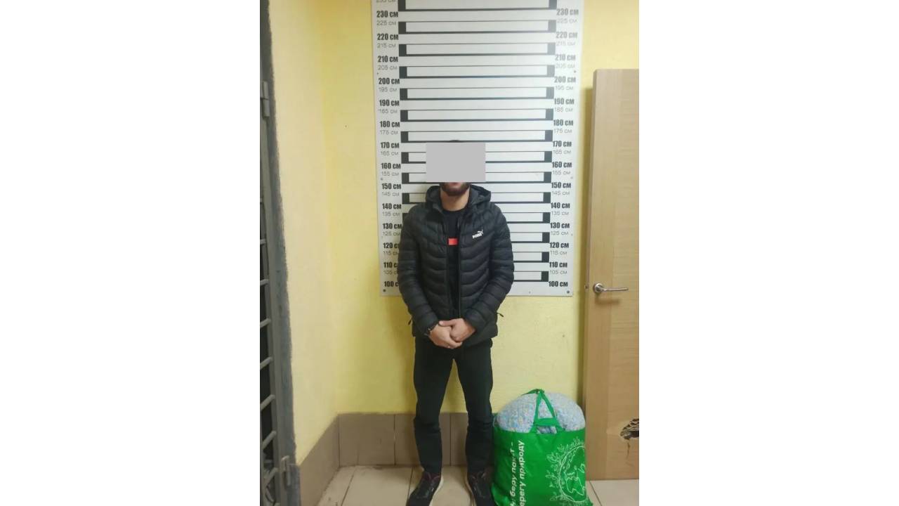 В Курской области полицейские спасли деньги пенсионерки от передачи курьеру мошенников