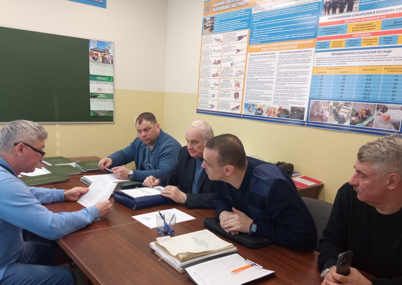В Курском  управлении по делам ГО и ЧС состоялась аттестация аварийно-спасательных подразделений