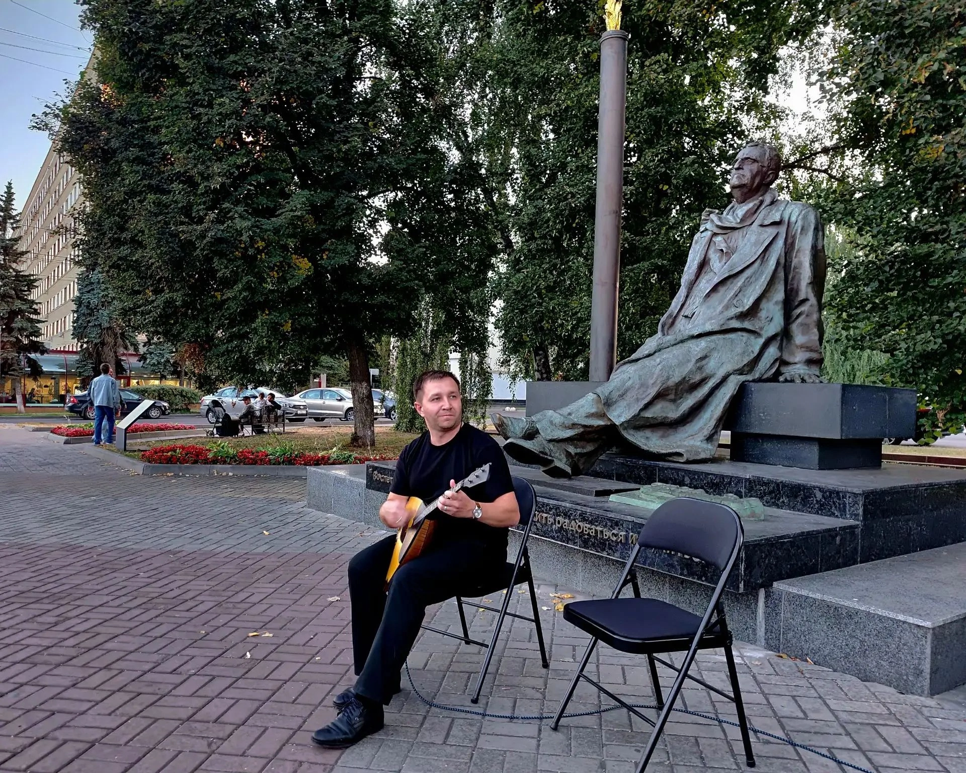 В центре Курска звучит живая музыка