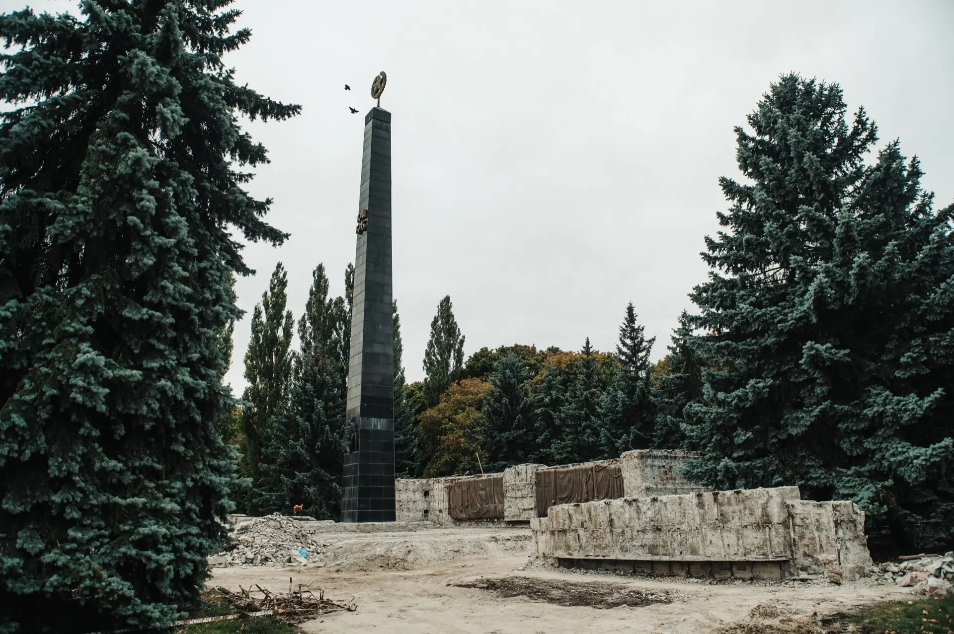 По факту повреждений могильных плит на курском мемориале возбудили уголовное дело