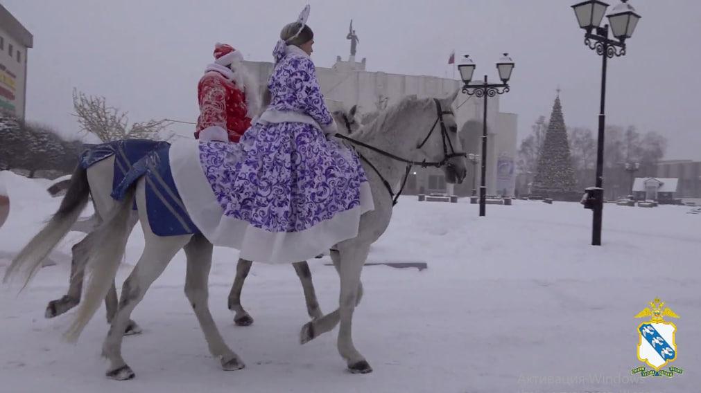 Порядок в Курске в новогодние праздники будет обеспечивать конная полиция