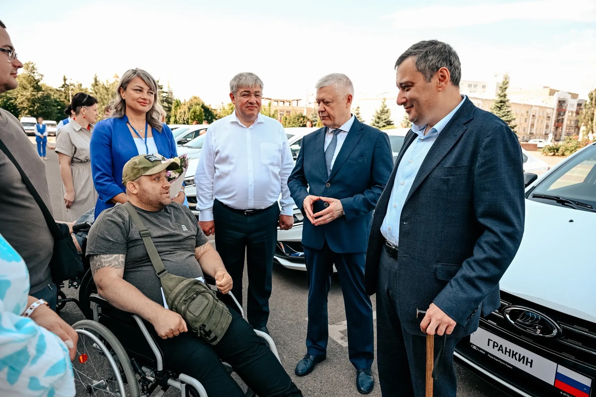 Десять курских ветеранов СВО получили новые машины «Lada Vesta» 
