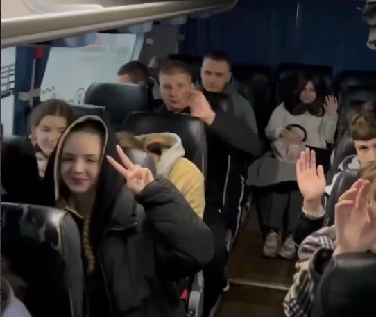 К Черноморскому побережью отправились 50 школьников из курского приграничья