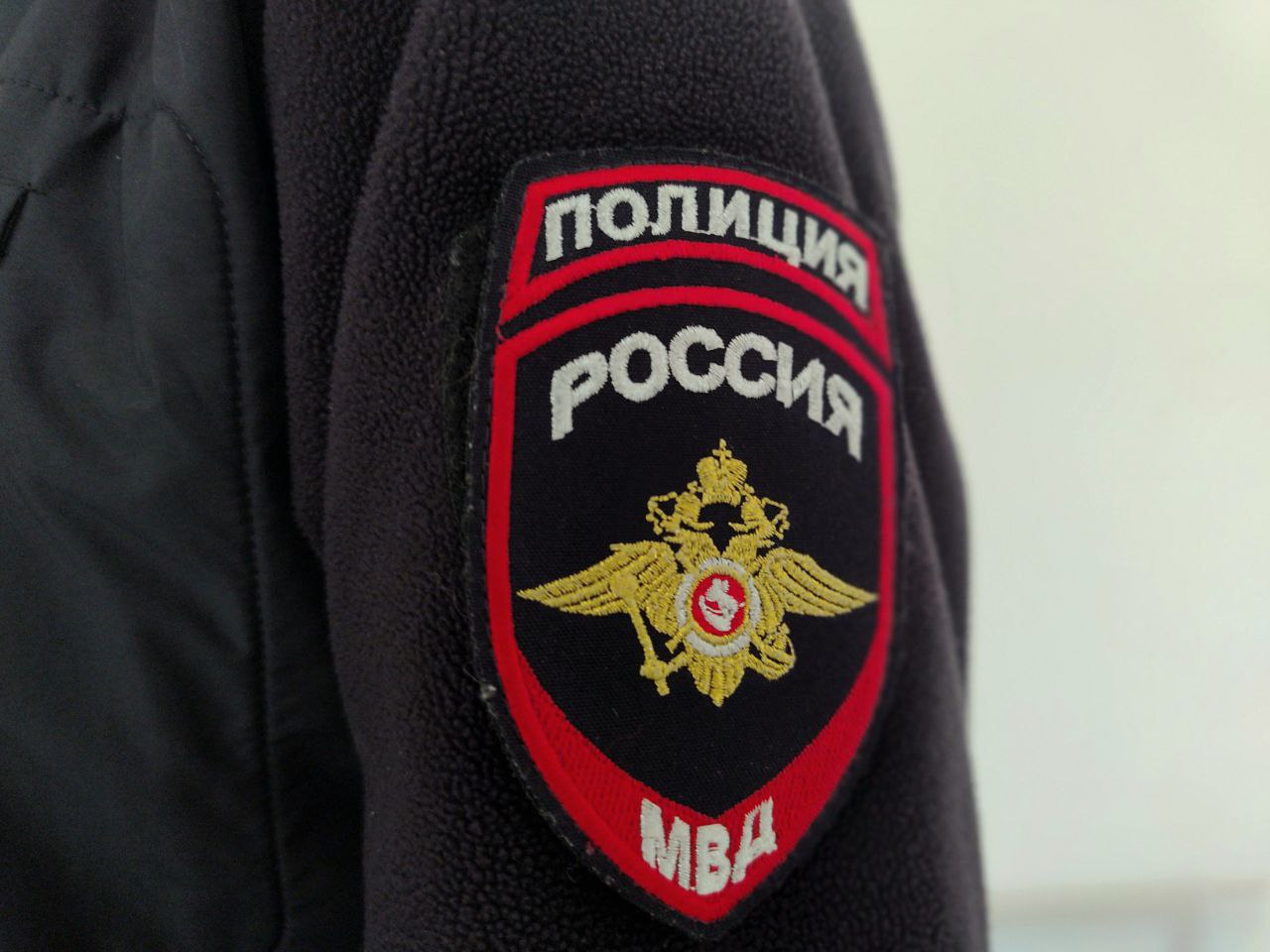 В Курском районе полиция определяет личность найденной девочки и выясняет информацию о её родителях или законных представителях