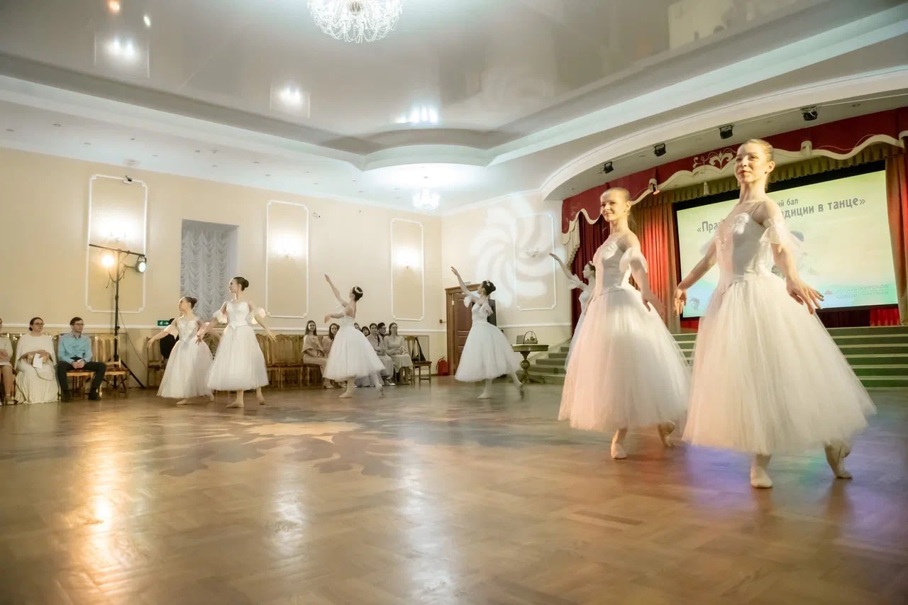 В Курске прошёл Сретенский бал