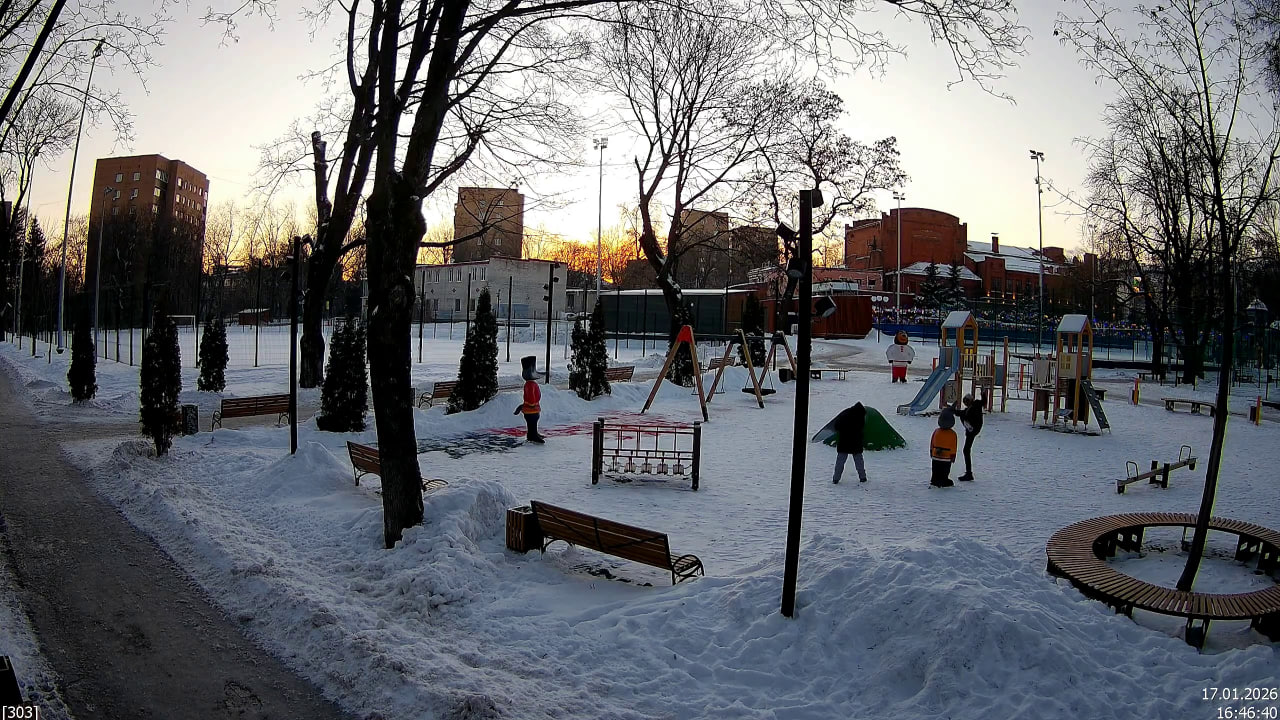 В Курске подростки оторвали уши зайцу в парке Пионеров