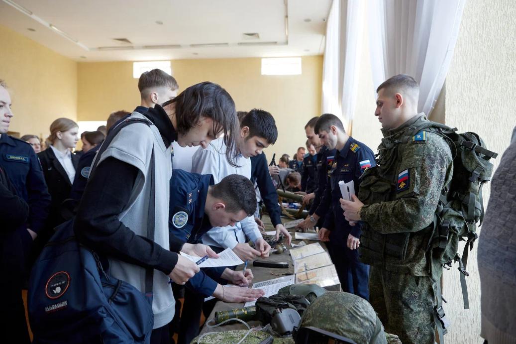 Курскую молодежь познакомили с Воронежской военно-воздушной академией