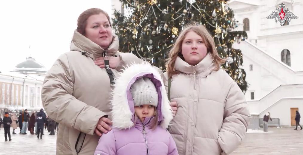 Министр обороны РФ исполнил новогодние желания курских сестер