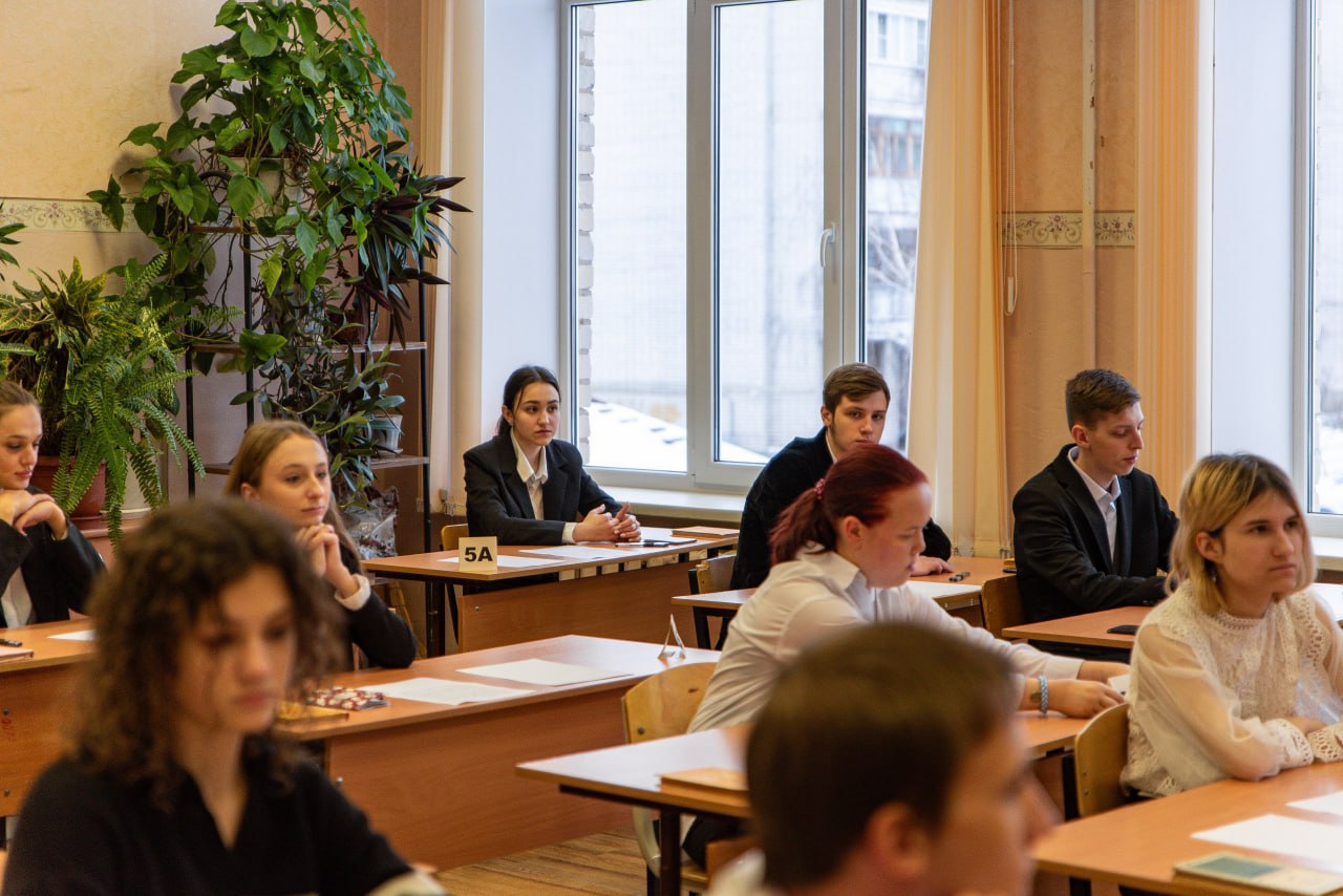 2061 одиннадцатиклассник из Курска 3 декабря напишет итоговое сочинение (изложение)