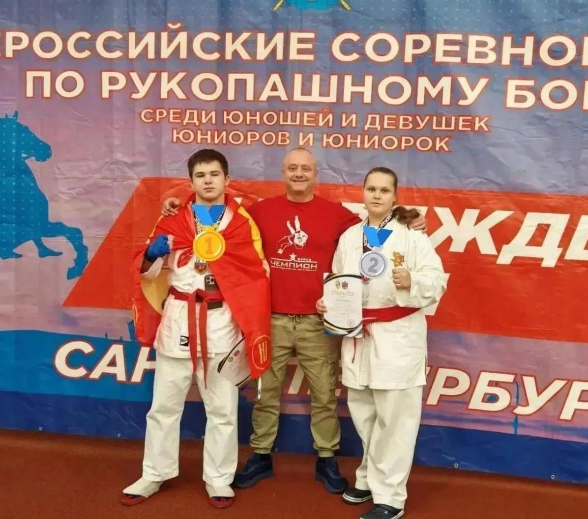 Курские рукопашники взяли золото и серебро на «Надеждах России»