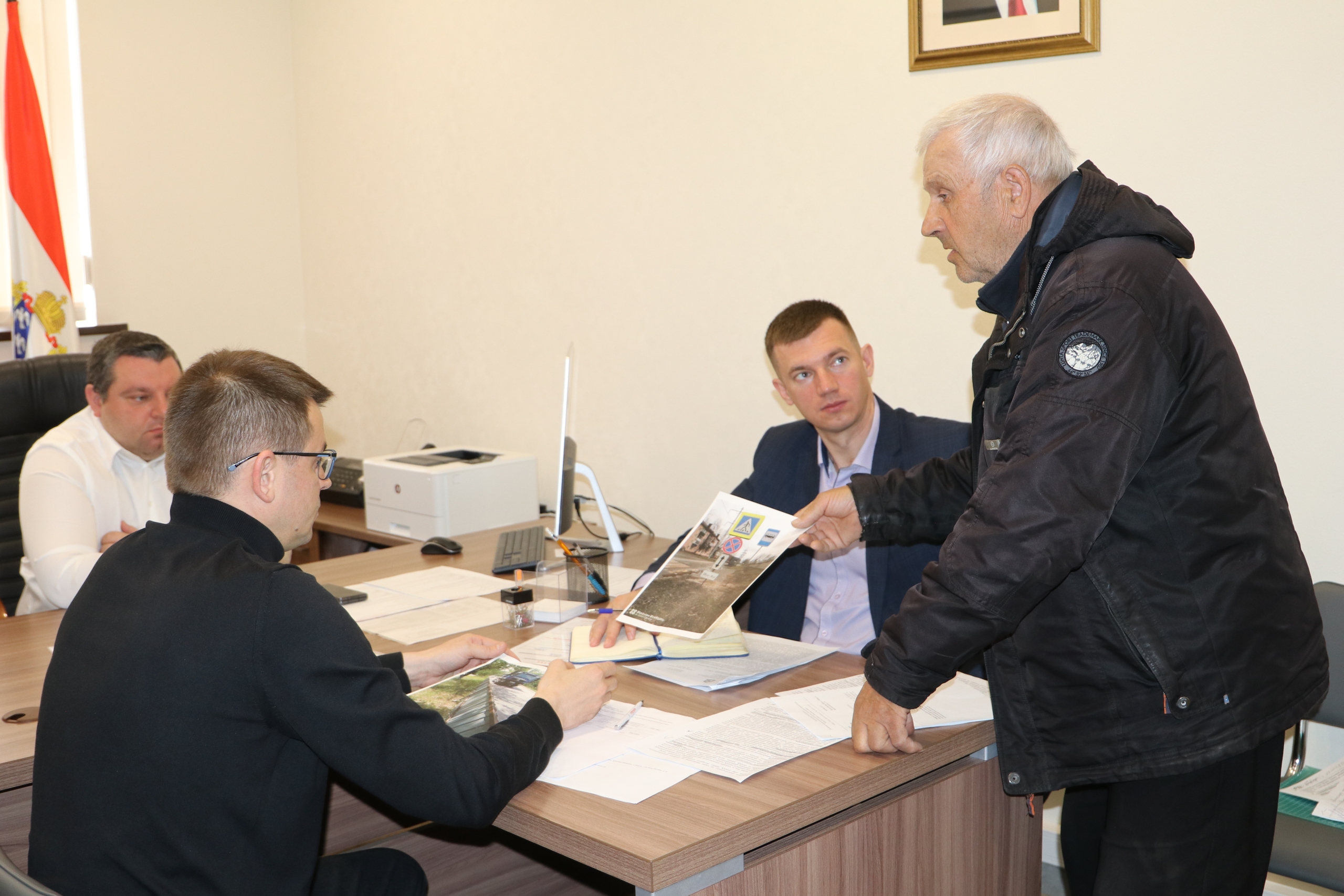 В Курске на 6-й Лесной рассмотрят вопрос укладки асфальта