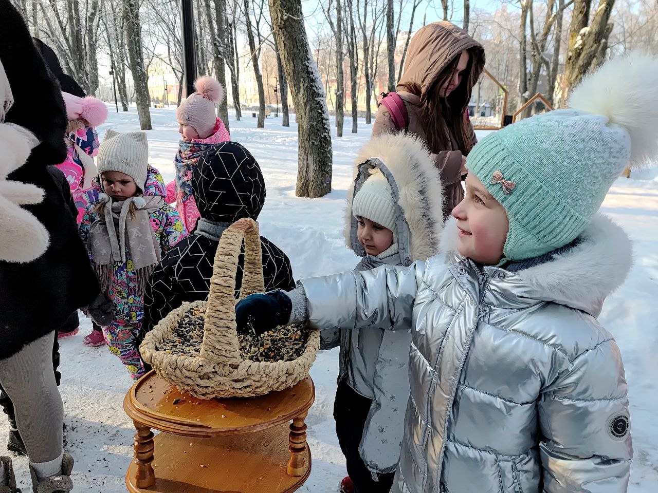 Куряне участвуют в акции «Покормите птиц!»